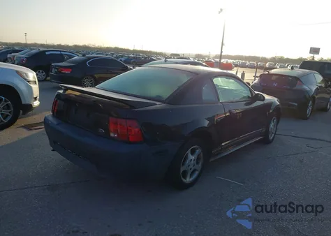 2000 Ford Mustang z USA, uszkodzony, nr VIN 1FAFP4045YF185211